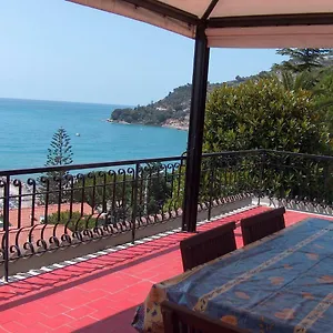 Apartment La Terrazza Sul Mare Cod Aautim10907, Ospedaletti